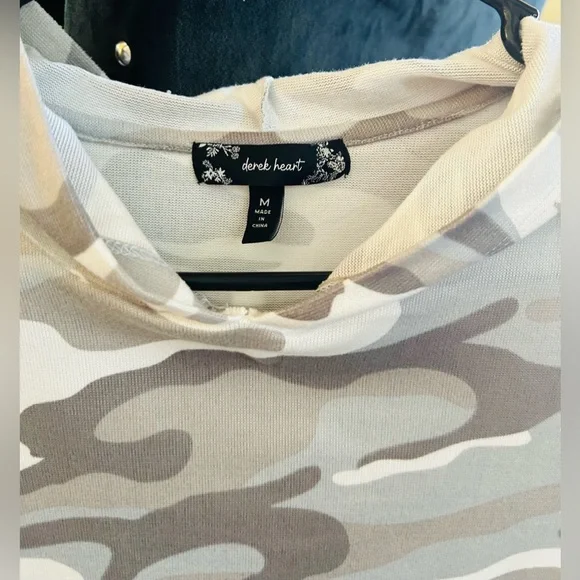 Long sleeved army top M - Picture 3 of 3